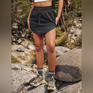 Women’s Curved Hem Skirt